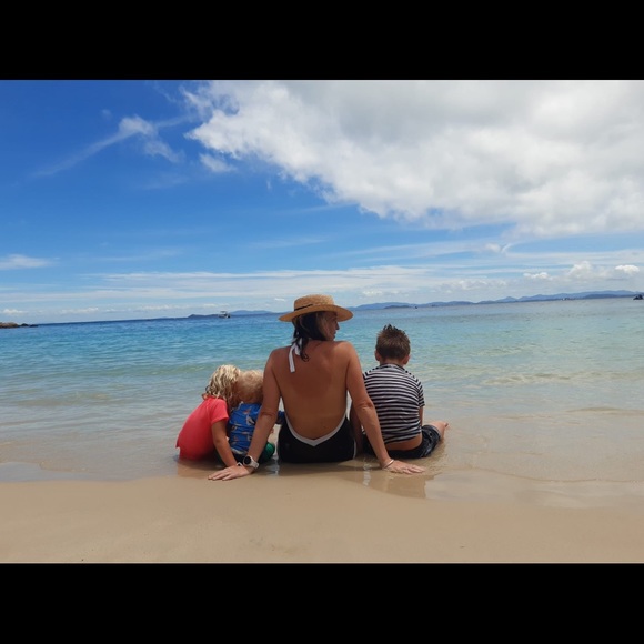 Meet your Posher - Picture 2 of 2